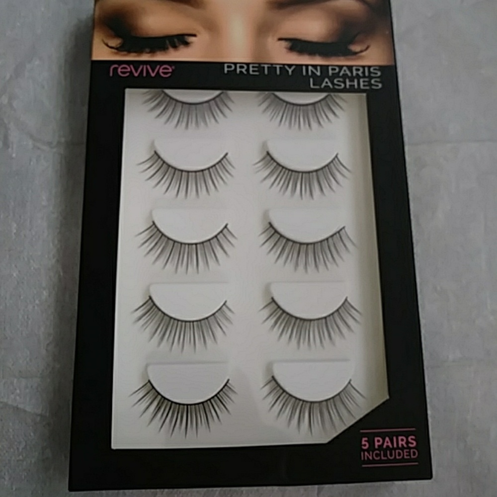 ⚡REVIVE LASHES 5 PAIRS⚡